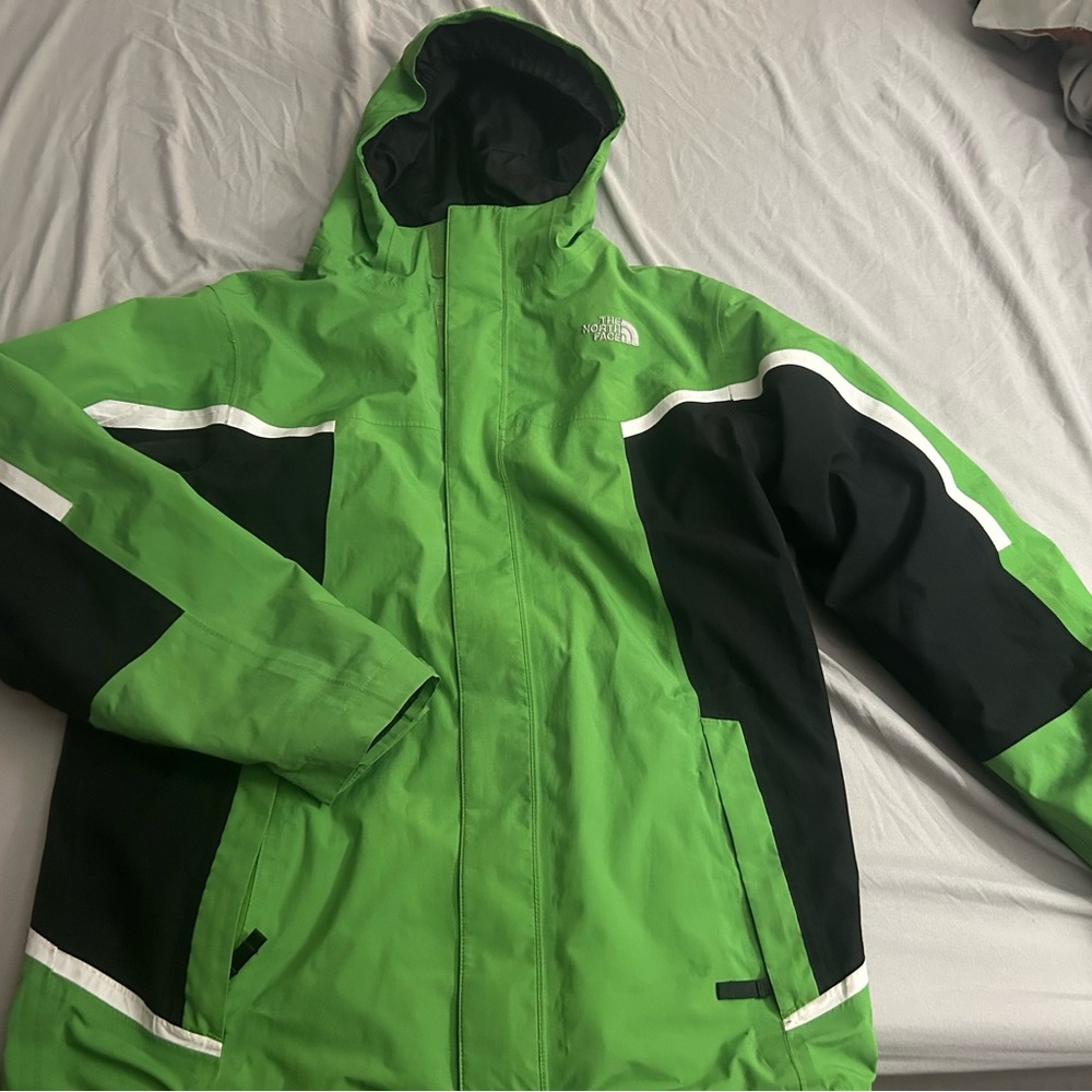 The North Face 2 in 1 Boys Vibrant Green and Black Ski Jacket